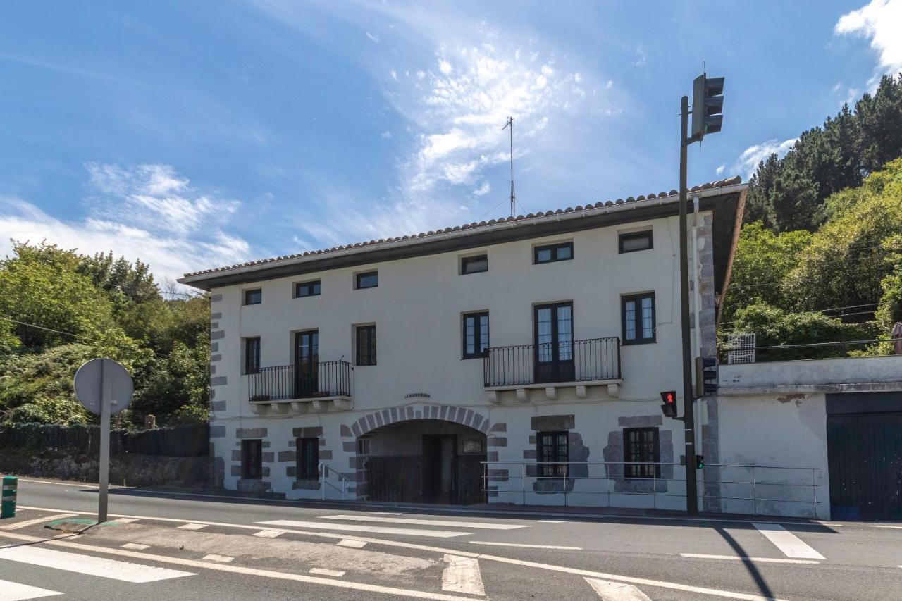 Antigua Casa De Escritor En La Playa De Mundaka Lejlighed Eksteriør billede